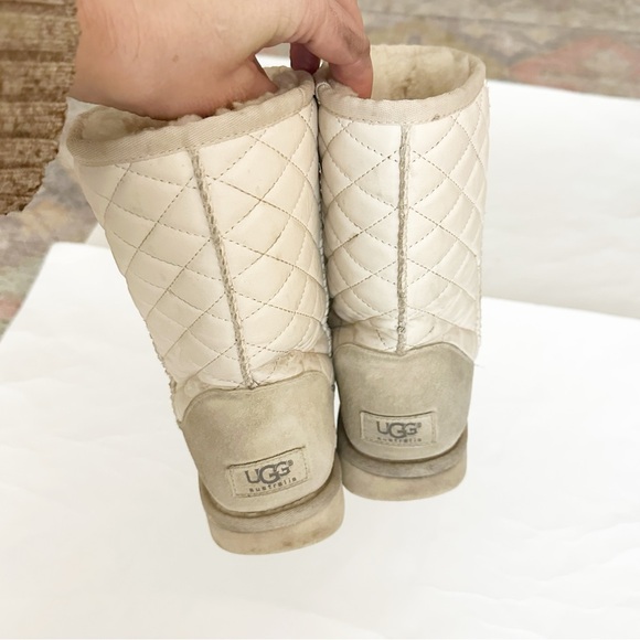 UGG Classic Quilted Boots Shearling Women’s Size 7 - Picture 8 of 9